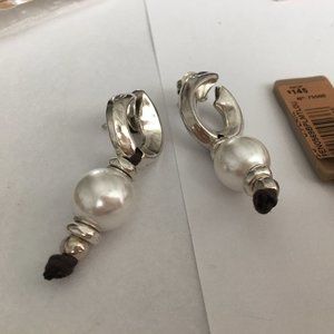 UNO De 50 pearl Beaded earrings